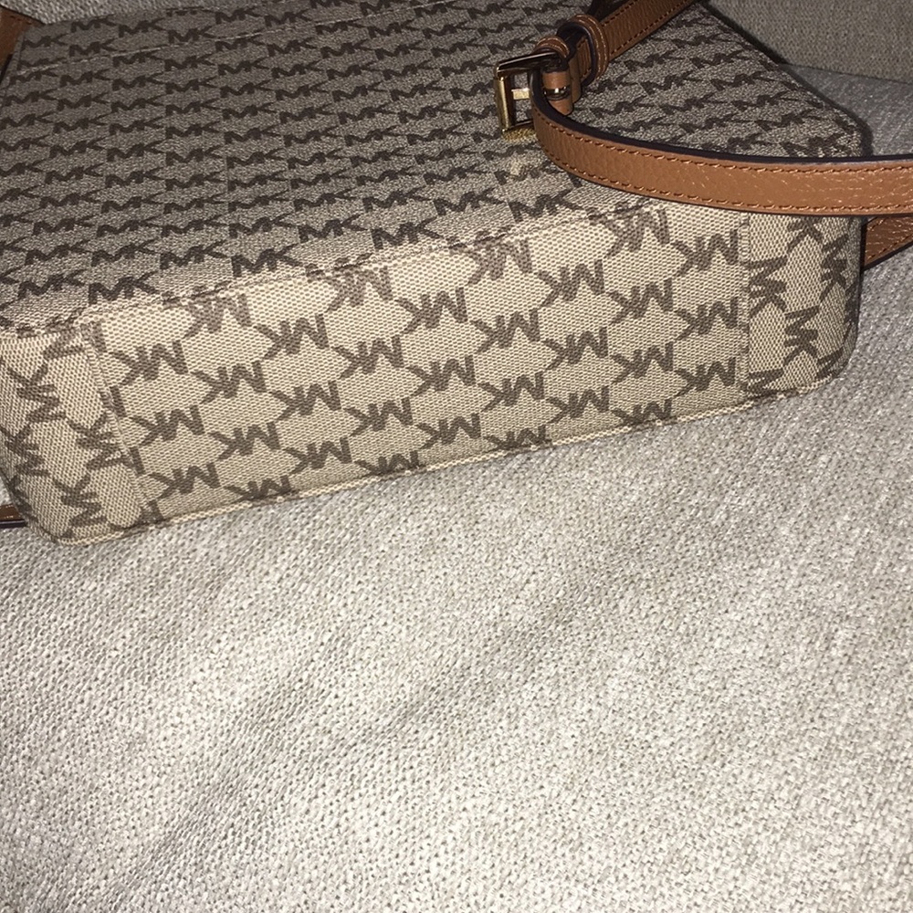 🌟HOST🎖PICK 🌟NWT 👜Michael Kors 👜 - Picture 7 of 8